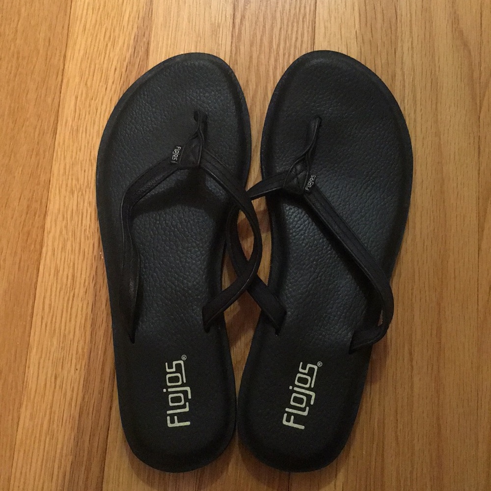 Flojos flip flops pleather 9